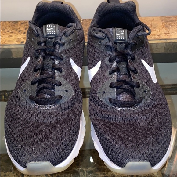 Black Nike Air shoes - Picture 7 of 8